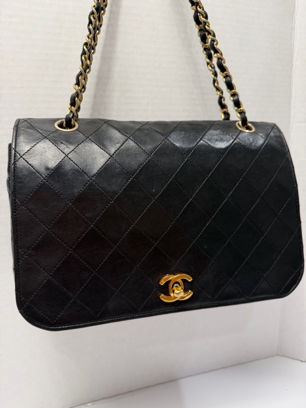 CHANEL Black Quilted Chain Strap Shoulder Bag with Gold Hardware Turn Lock - Picture 2 of 16